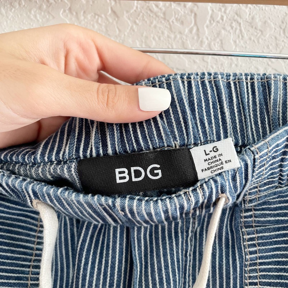 BDG Striped Cuff Hem Drawstring Waist Shorts - Picture 8 of 9